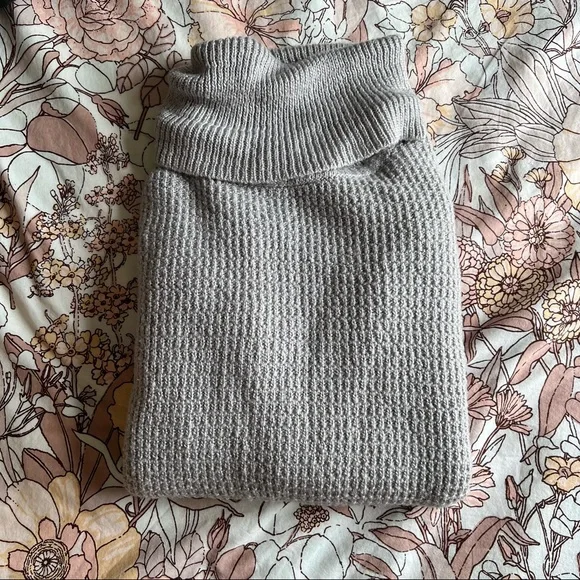 Knit turtleneck - Picture 4 of 6